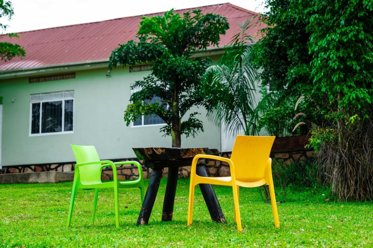 Airport Unique Hotel Entebbe Exterior foto